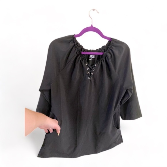 NWOT Easy Stretch “Butter Soft” Scrub Top (Synched Neck Line w Lace Up Detail) - Picture 2 of 3